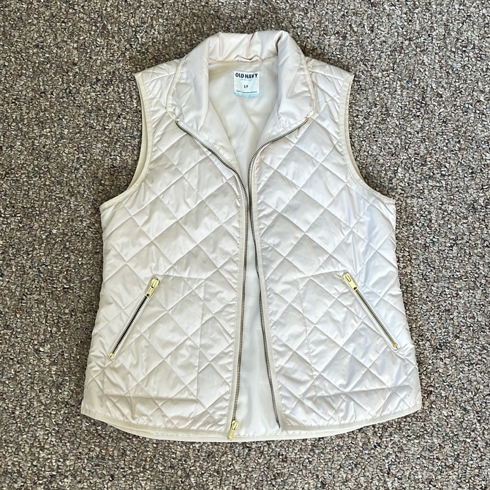 Women’s Old Navy Quilted Cream Vest with Gold Accents Size S